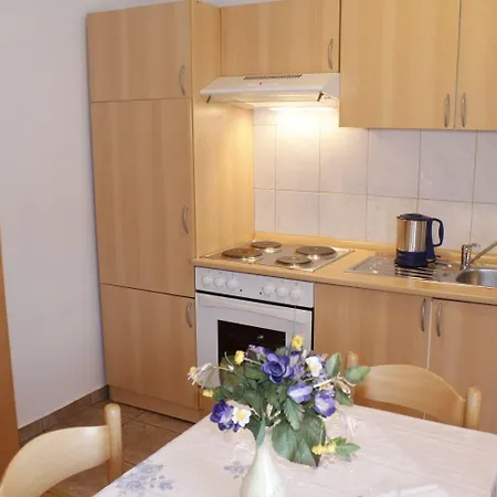 Ivan Apartman *