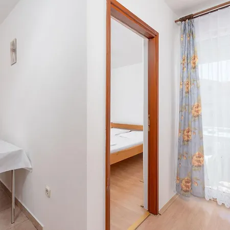 Ivan Apartman *